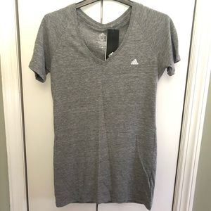 NWT 🆕Adidas V neck women's TEE t-shirt SIZE M